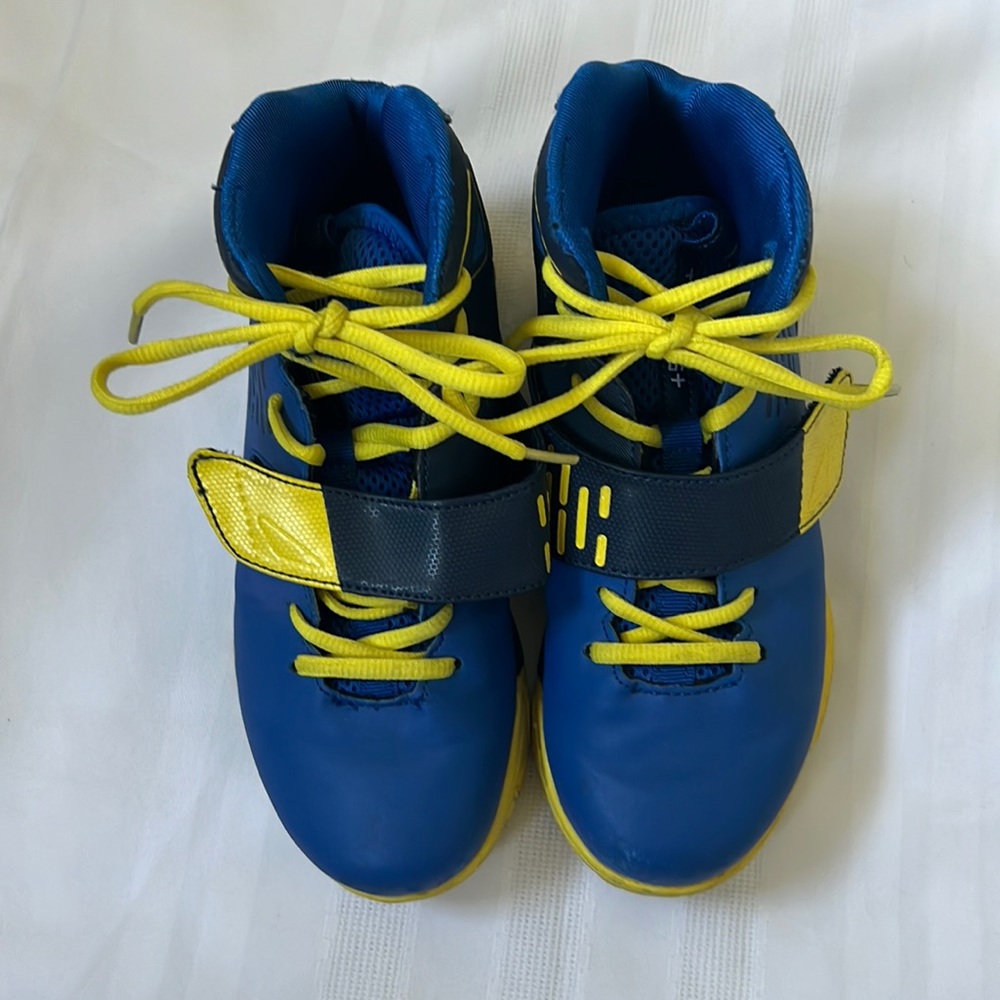 And1 | Size 4.5 Boys Blue and Yellow Basketball Shoes